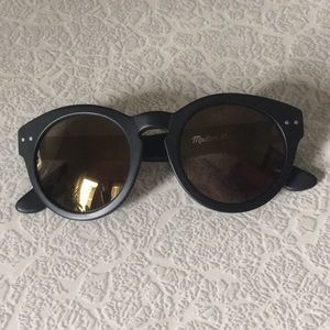 Matte black gold mirror Madewell hepcat sunglasses